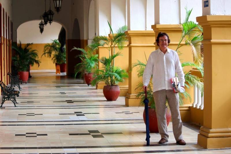 Carlos Vásquez-Zawadzki: pasión por escribir, más allá de la peste