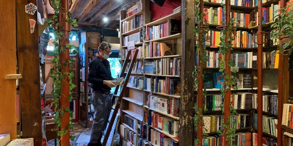 Shakespeare and Co., la librería más icónica de París, está por cerrar